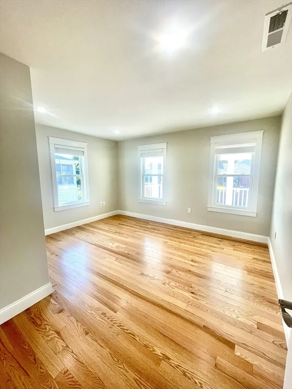 5 bed, 2 bath apartment for rent at 435 Newport Rd Unit 2, Strawberry Hill — photo 8 of 38