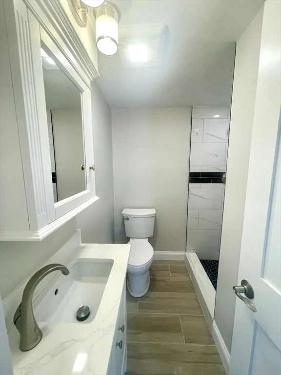 5 bed, 2 bath apartment for rent at 435 Newport Rd Unit 2, Strawberry Hill — photo 11 of 38