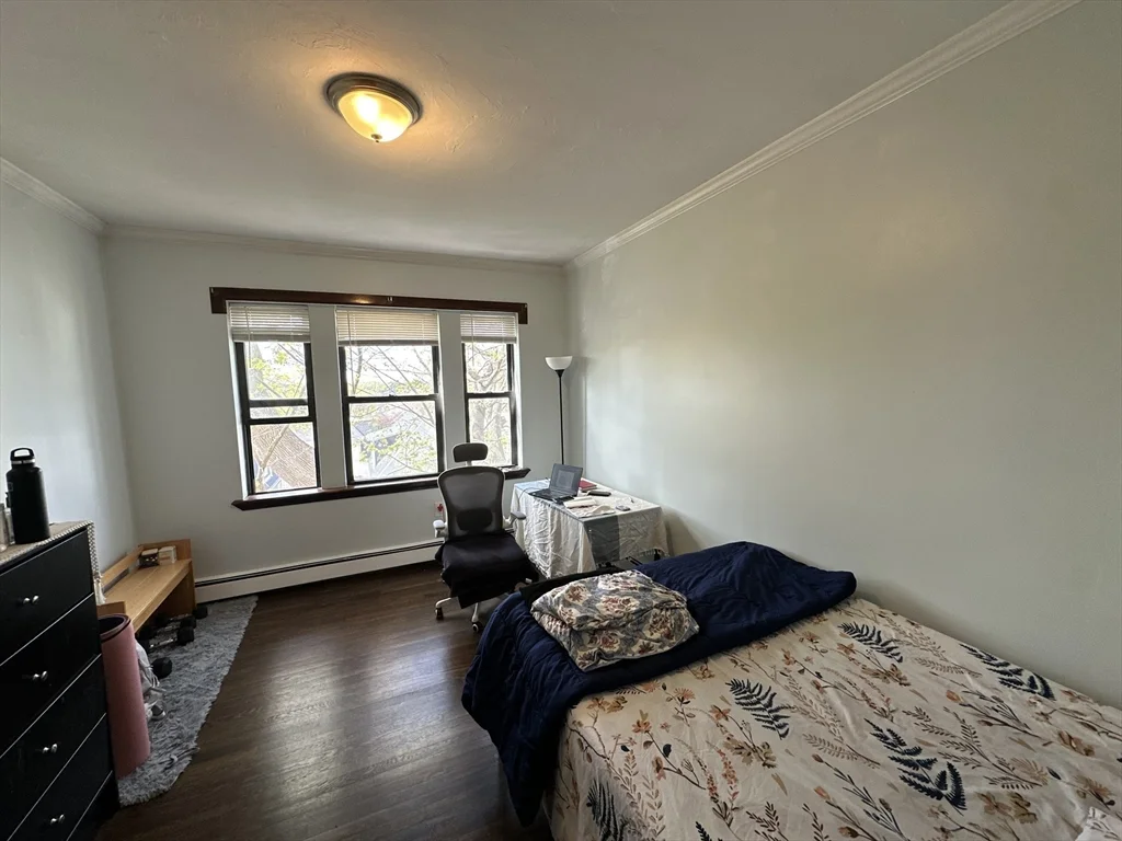 4 bed, 1 bath apartment for rent at 435 Walnut Ave Unit 10, Jamaica Plain — photo 9 of 18