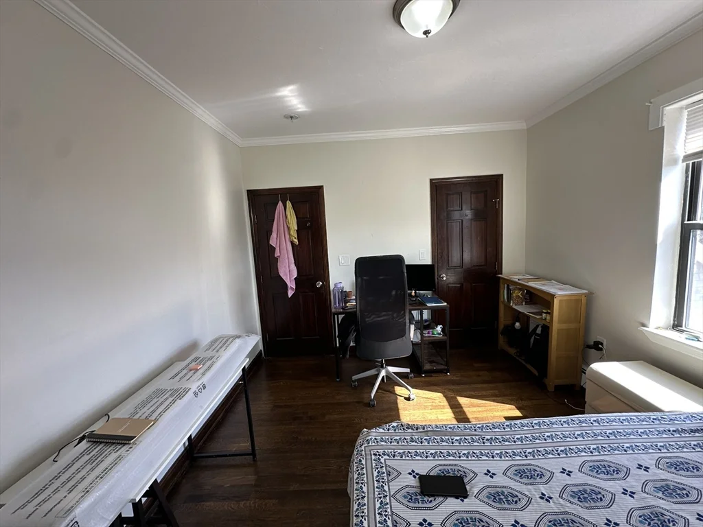 4 bed, 1 bath apartment for rent at 435 Walnut Ave Unit 10, Jamaica Plain — photo 12 of 18