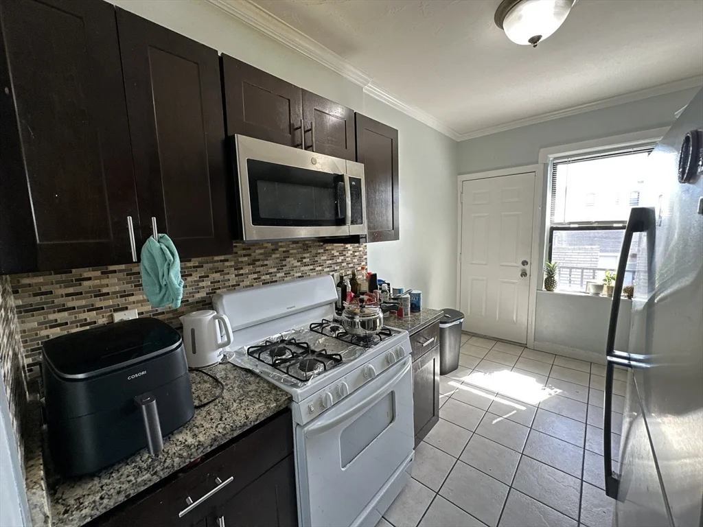 4 bed, 1 bath apartment for rent at 435 Walnut Ave Unit 10, Jamaica Plain — photo 15 of 18
