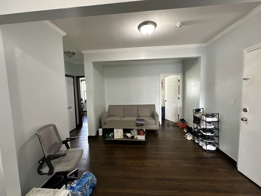 4 bed, 1 bath apartment for rent at 435 Walnut Ave Unit 10, Jamaica Plain — photo 2 of 18
