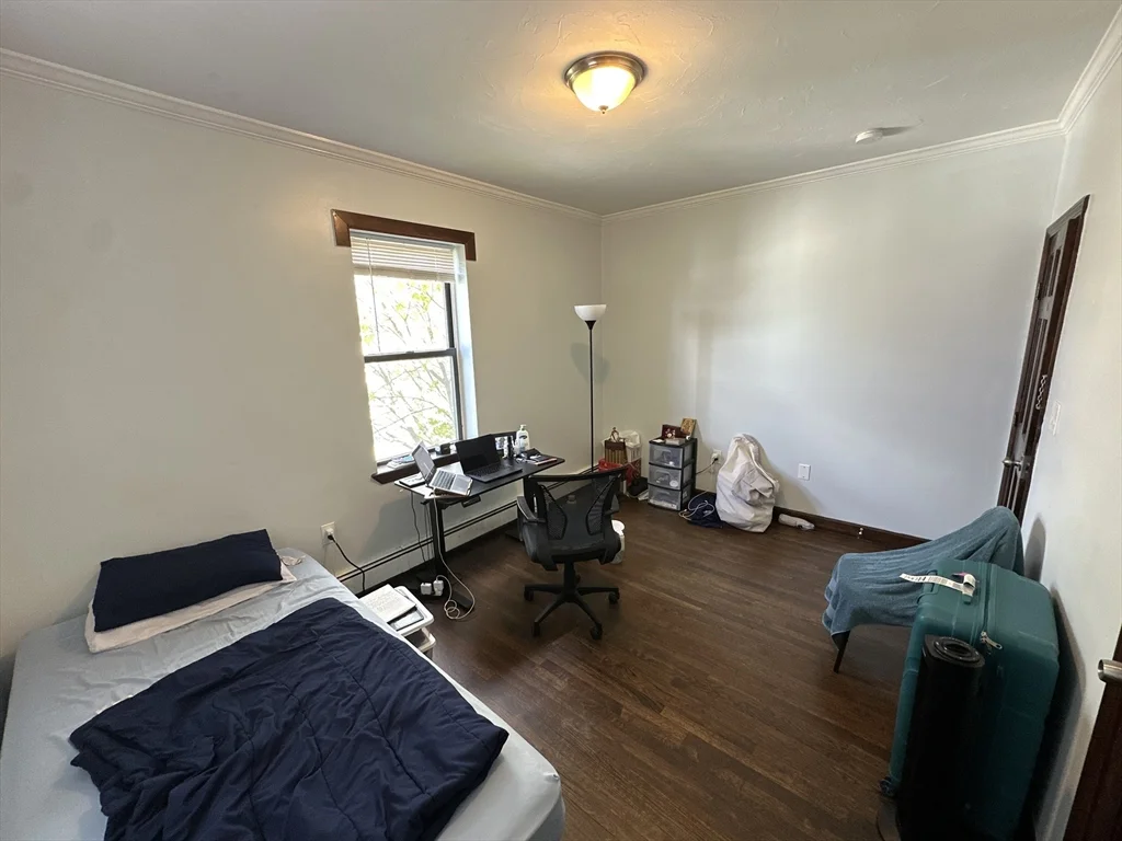 4 bed, 1 bath apartment for rent at 435 Walnut Ave Unit 10, Jamaica Plain — photo 5 of 18