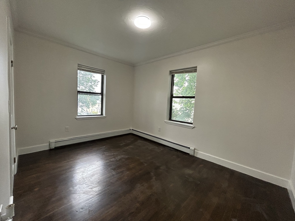 2 bed, 1 bath apartment for rent at 435 Walnut Ave Unit 3, Boston — photo 8 of 10