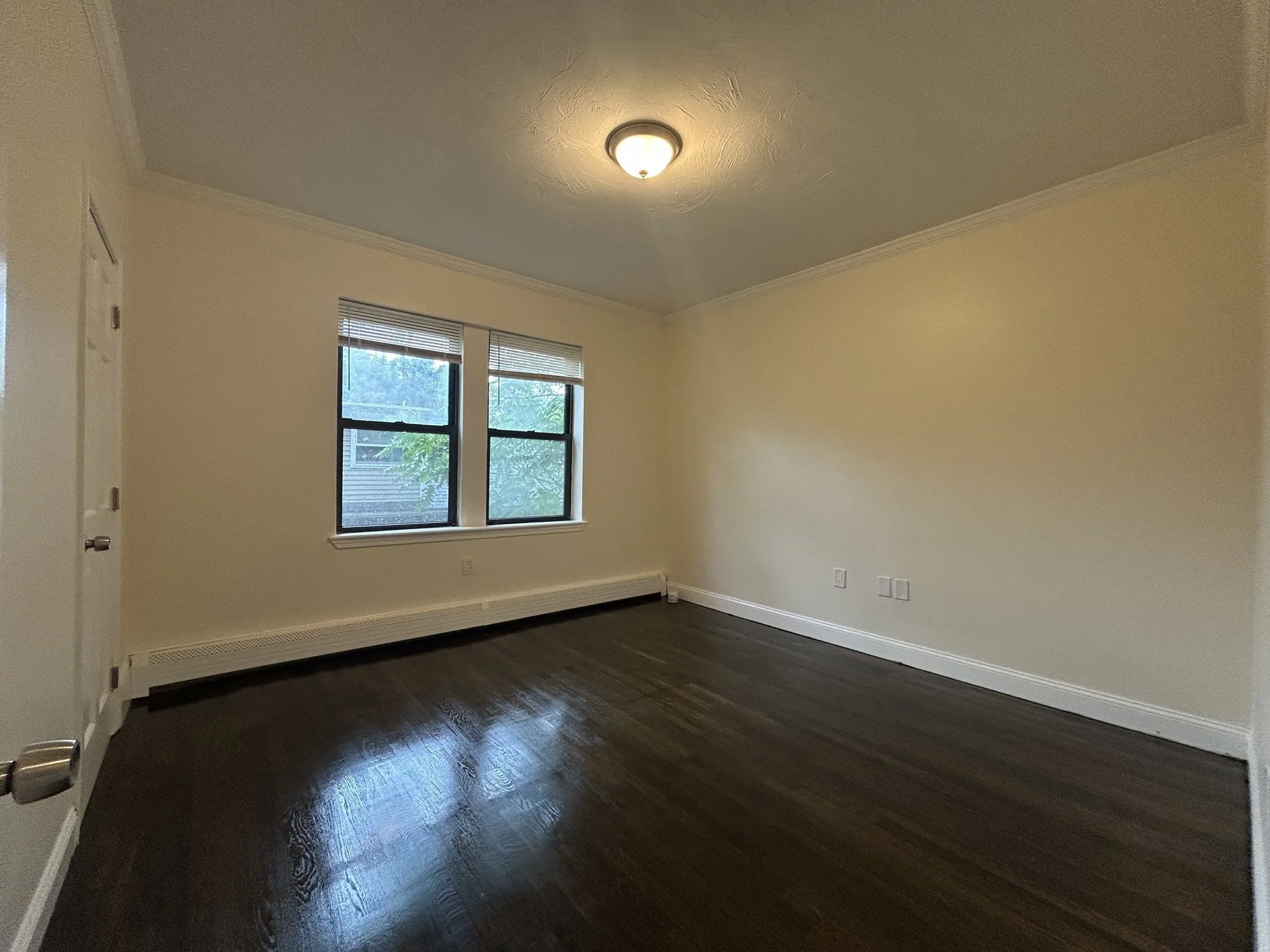 4 bed, 1 bath apartment for rent at 435 Walnut Ave Unit 6, Jamaica Plain — photo 8 of 12