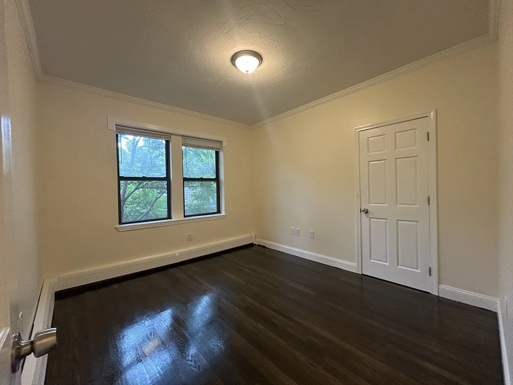 4 bed, 1 bath apartment for rent at 435 Walnut Ave Unit 6, Jamaica Plain — photo 7 of 12