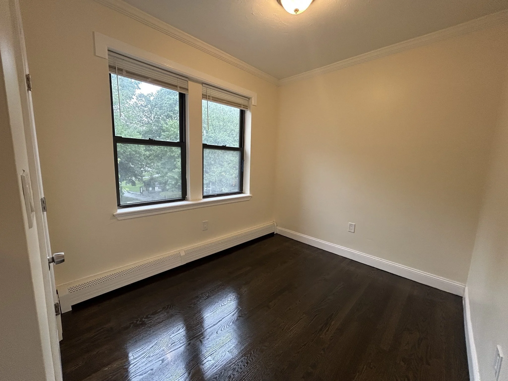 4 bed, 1 bath apartment for rent at 435 Walnut Ave Unit 6, Jamaica Plain — photo 9 of 12