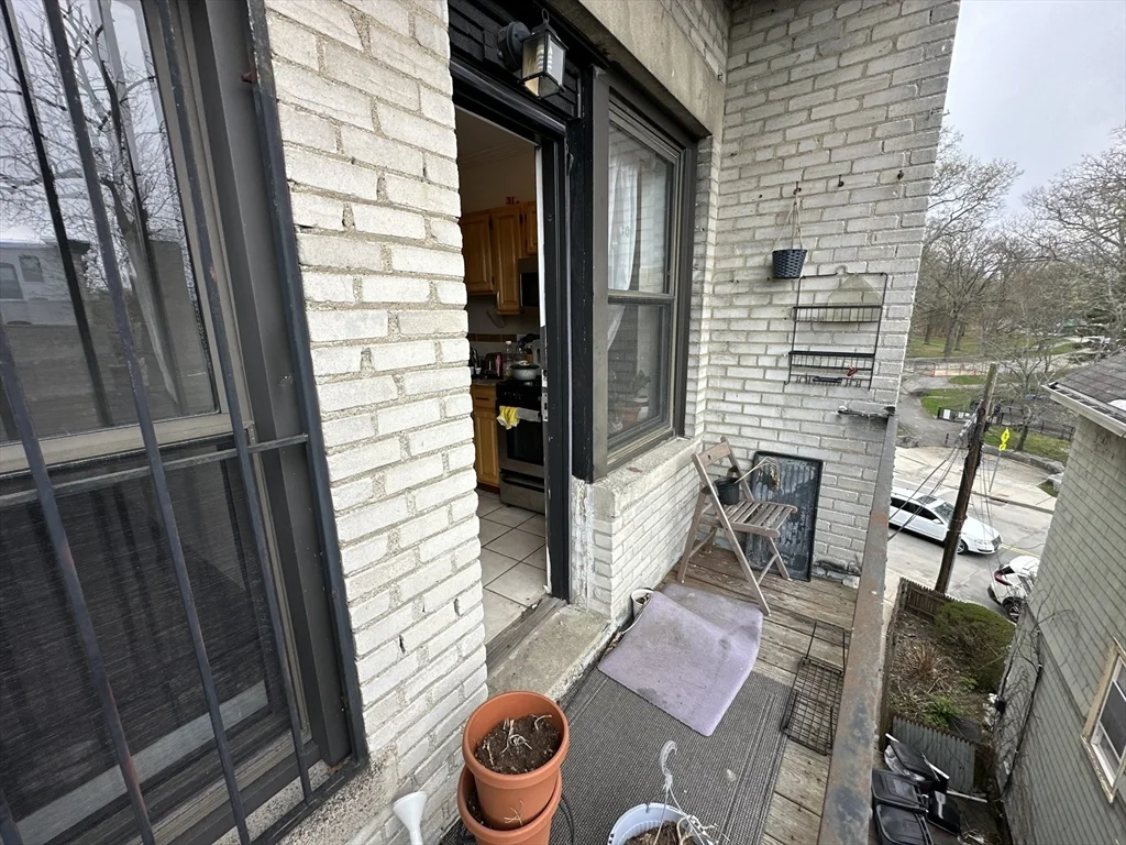 1 bed, 1 bath apartment for rent at 435 Walnut Ave Unit 8, Jamaica Plain — photo 11 of 12