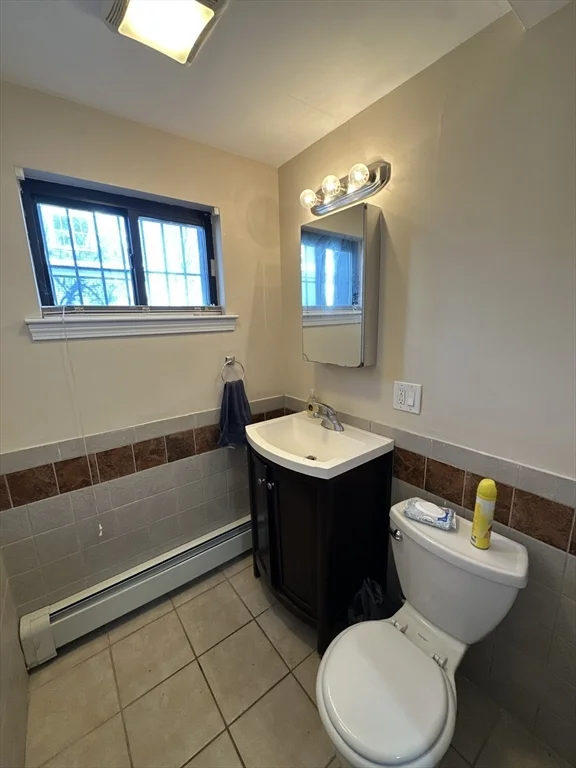 3 bed, 1 bath apartment for rent at 435 Walnut Ave Unit A, Jamaica Plain — photo 9 of 12