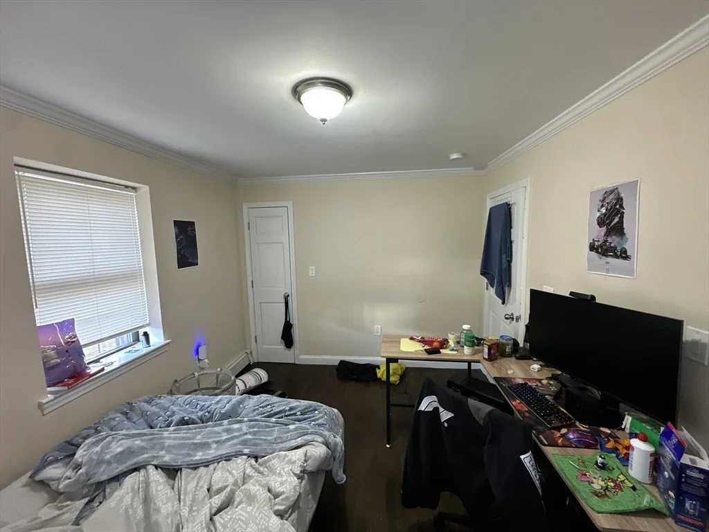 3 bed, 1 bath apartment for rent at 435 Walnut Ave Unit A, Jamaica Plain — photo 11 of 12