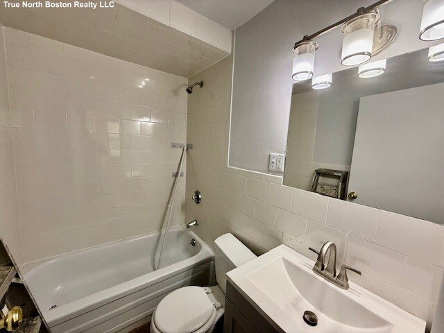 Studio bed, 1 bath apartment for rent at 436 Commercial St Unit 1, North End — photo 8 of 8