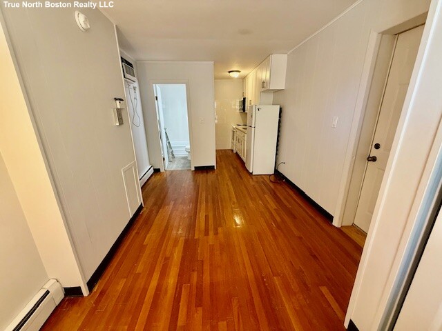 Studio bed, 1 bath apartment for rent at 436 Commercial St Unit 1, North End