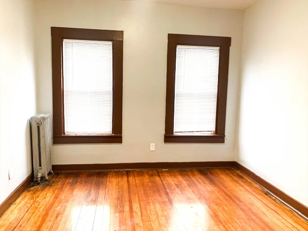 3 bed, 1 bath apartment for rent at 436 Warren Ave Unit 2, Brockton — photo 3 of 19