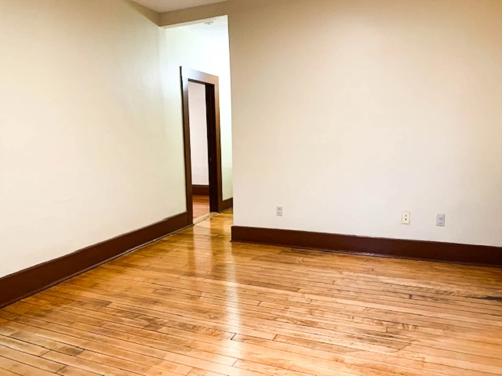 3 bed, 1 bath apartment for rent at 436 Warren Ave Unit 2, Brockton — photo 9 of 19