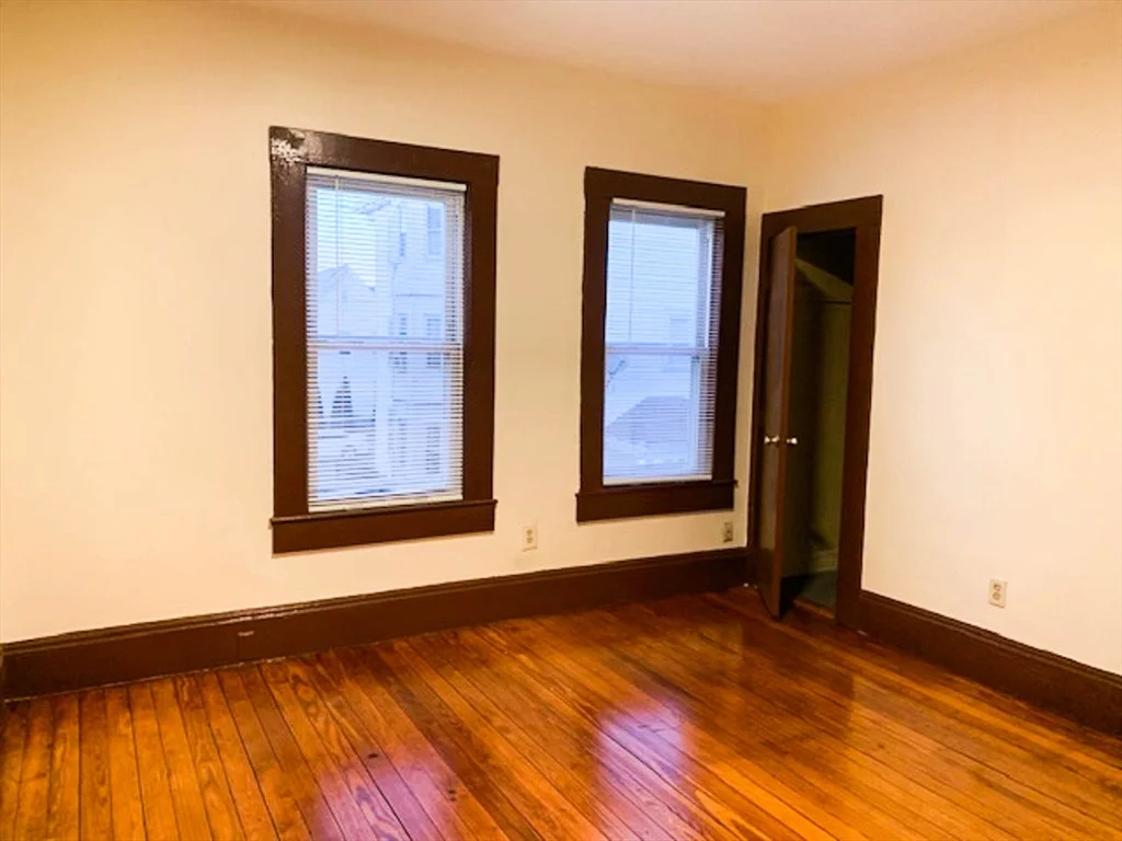 3 bed, 1 bath apartment for rent at 436 Warren Ave Unit 2, Brockton — photo 15 of 19