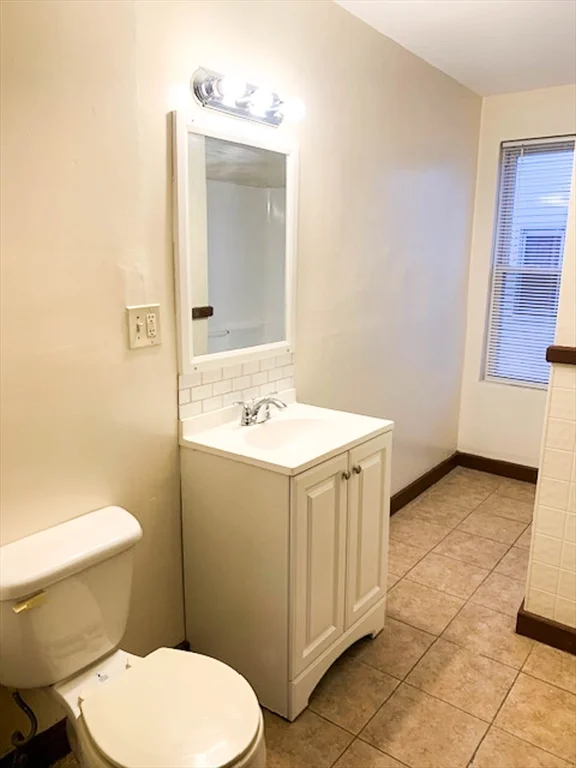 3 bed, 1 bath apartment for rent at 436 Warren Ave Unit 2, Brockton — photo 13 of 19