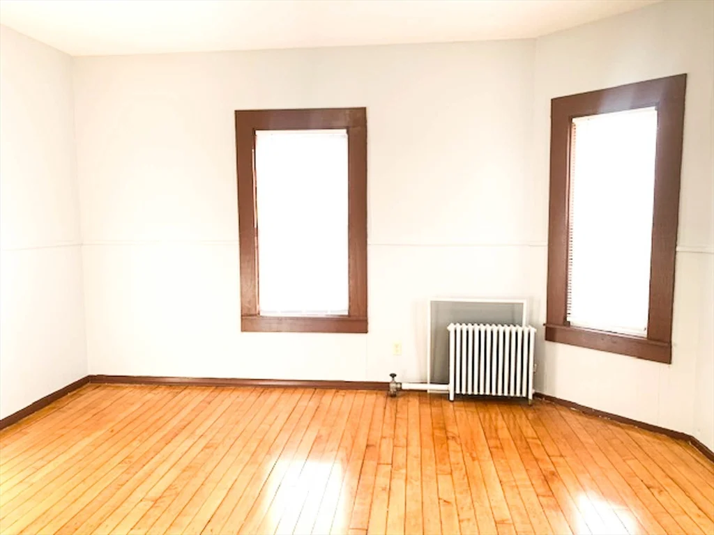 3 bed, 1 bath apartment for rent at 436 Warren Ave Unit 2, Brockton — photo 5 of 19