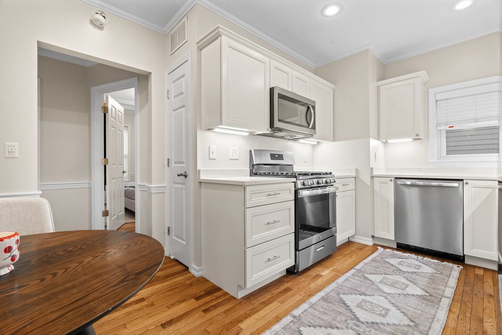 2 bed, 1 bath apartment for rent at 436 West 2nd St Unit 1, South Boston — photo 2 of 25