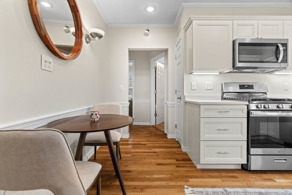 2 bed, 1 bath apartment for rent at 436 West 2nd St Unit 1, South Boston — photo 3 of 25
