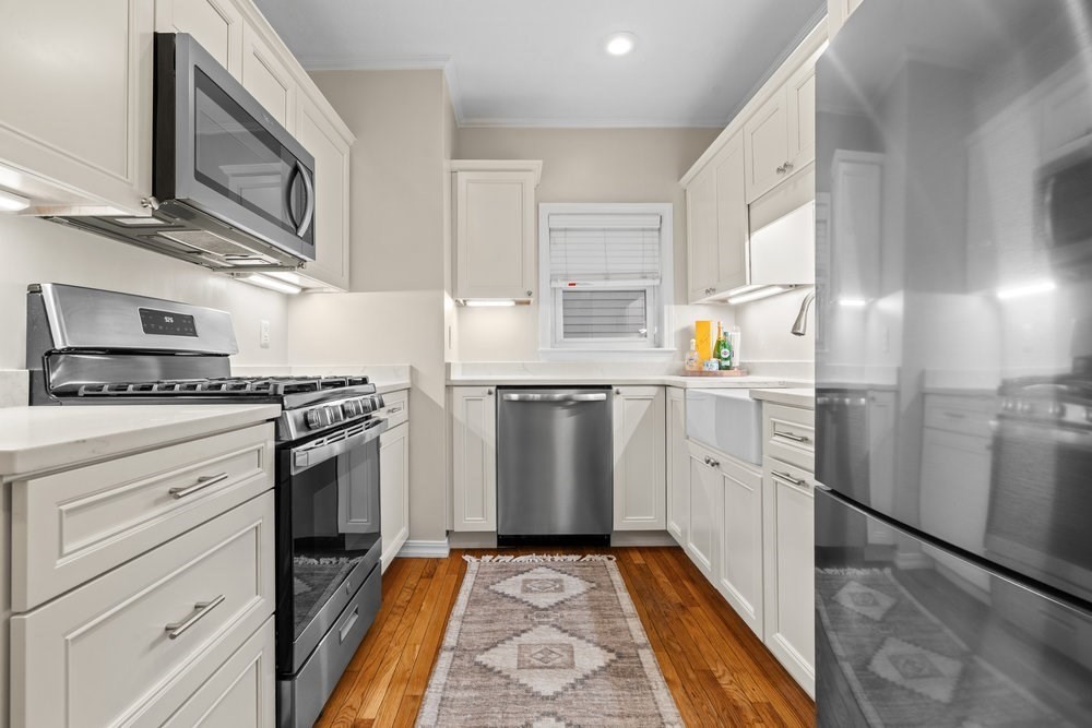 2 bed, 1 bath apartment for rent at 436 West 2nd St Unit 1, South Boston — photo 1 of 25