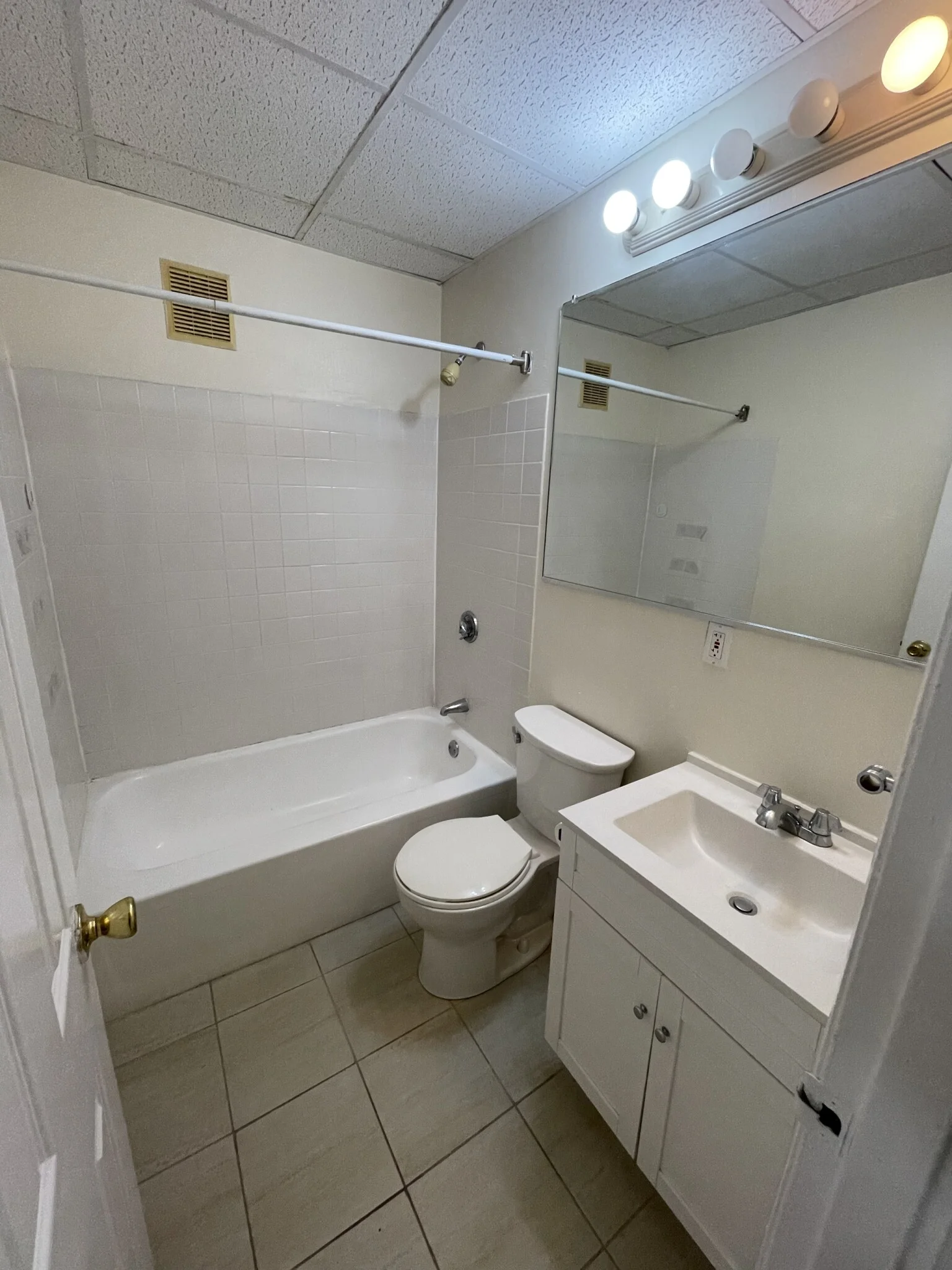 2 bed, 1 bath apartment for rent at 437 Cambridge St Unit 23, Allston — photo 3 of 5