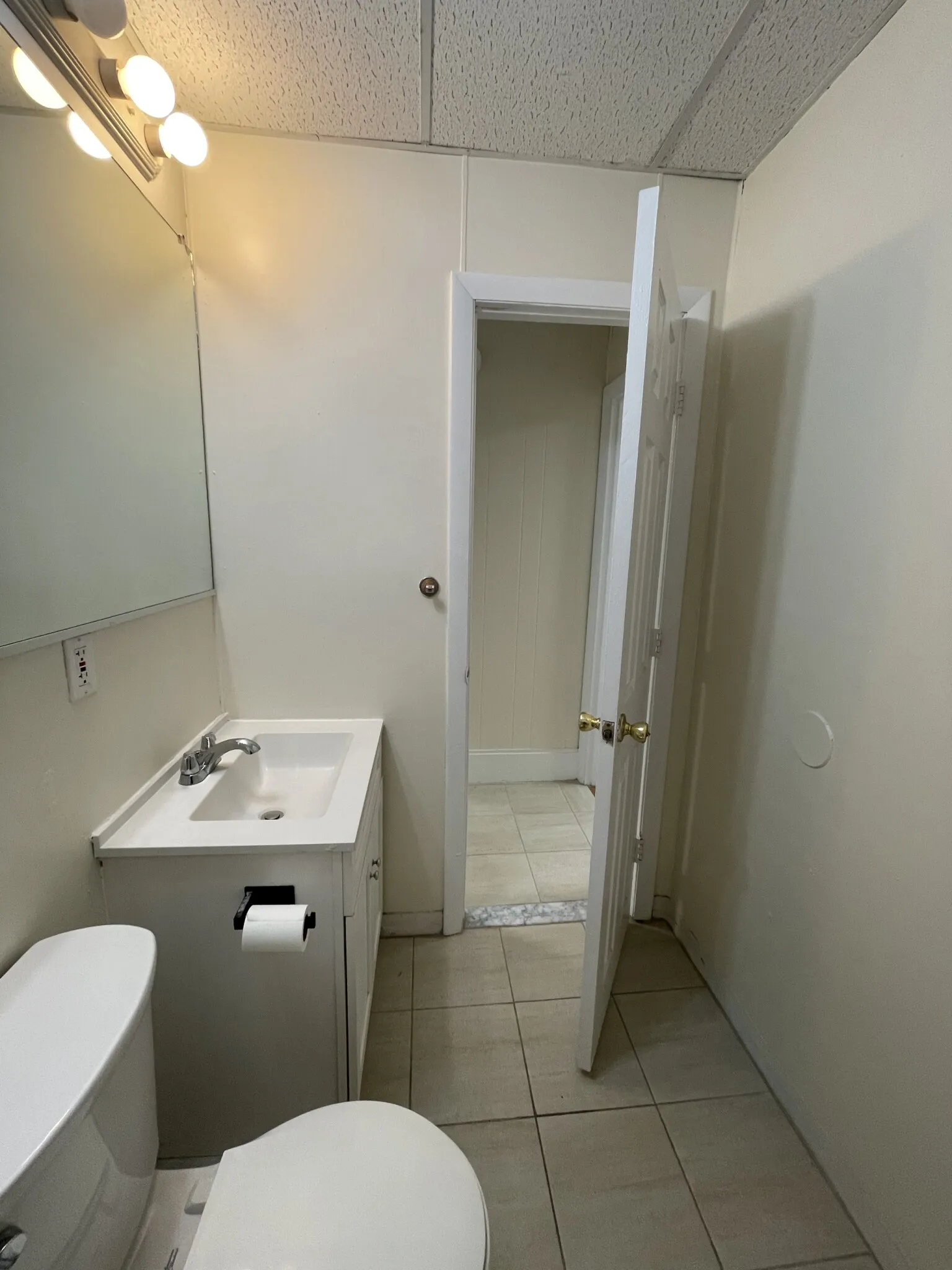 2 bed, 1 bath apartment for rent at 437 Cambridge St Unit 33, Allston — photo 6 of 9
