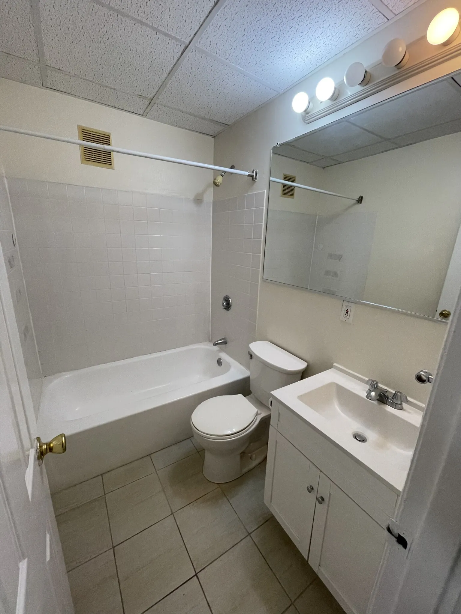 2 bed, 1 bath apartment for rent at 437 Cambridge St Unit 33, Allston — photo 5 of 9