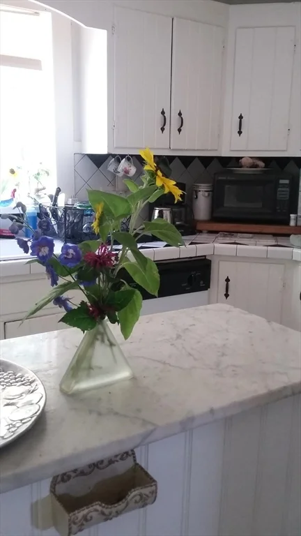 2 bed, 1 bath apartment for rent at 437 North Washington St Unit 1, North Attleboro — photo 4 of 15