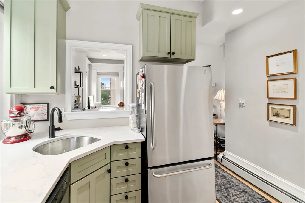 1 bed, 1 bath apartment for rent at 437 Shawmut Ave Unit 2, South End — photo 8 of 21