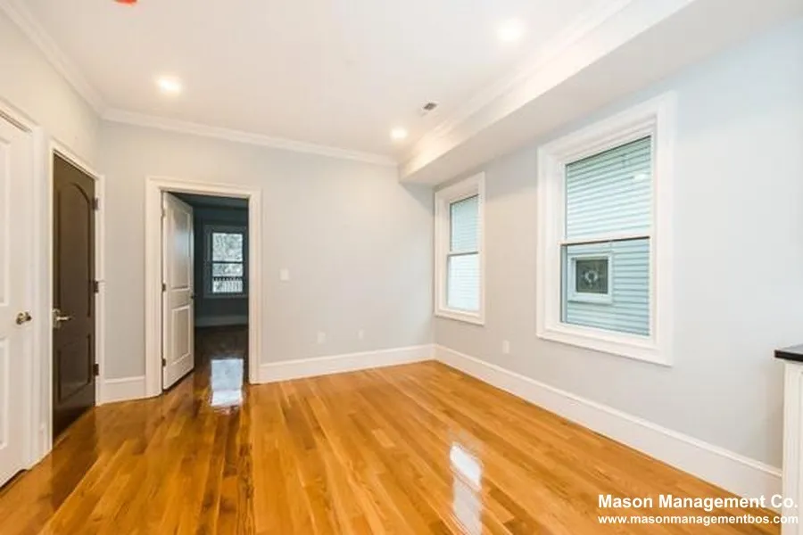 2 bed, 1 bath apartment for rent at 4370 Washington St Unit 2, Roslindale — photo 3 of 11