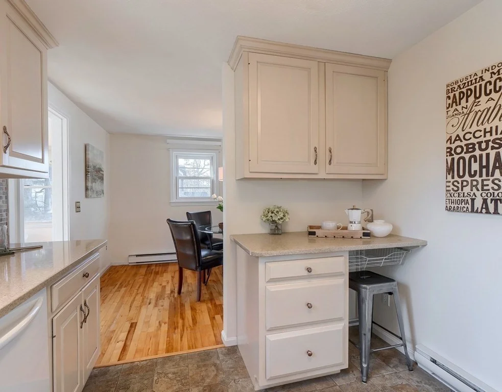 4 bed, 1 bath apartment for rent at 438 Old Bedford Rd, Concord — photo 3 of 31