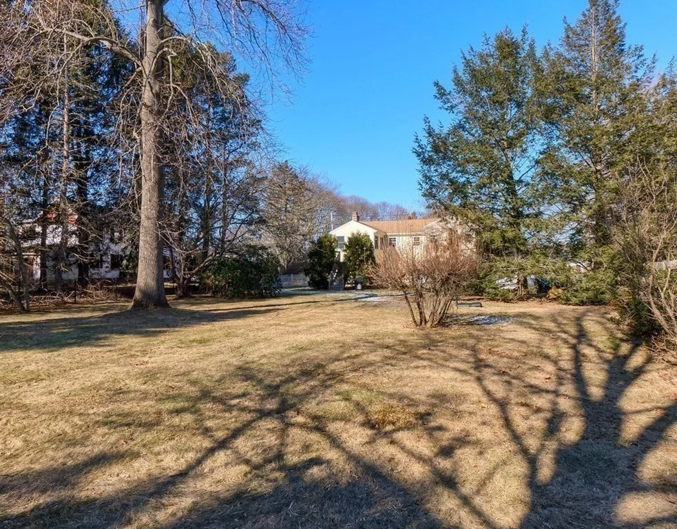 4 bed, 1 bath apartment for rent at 438 Old Bedford Rd, Concord — photo 30 of 31