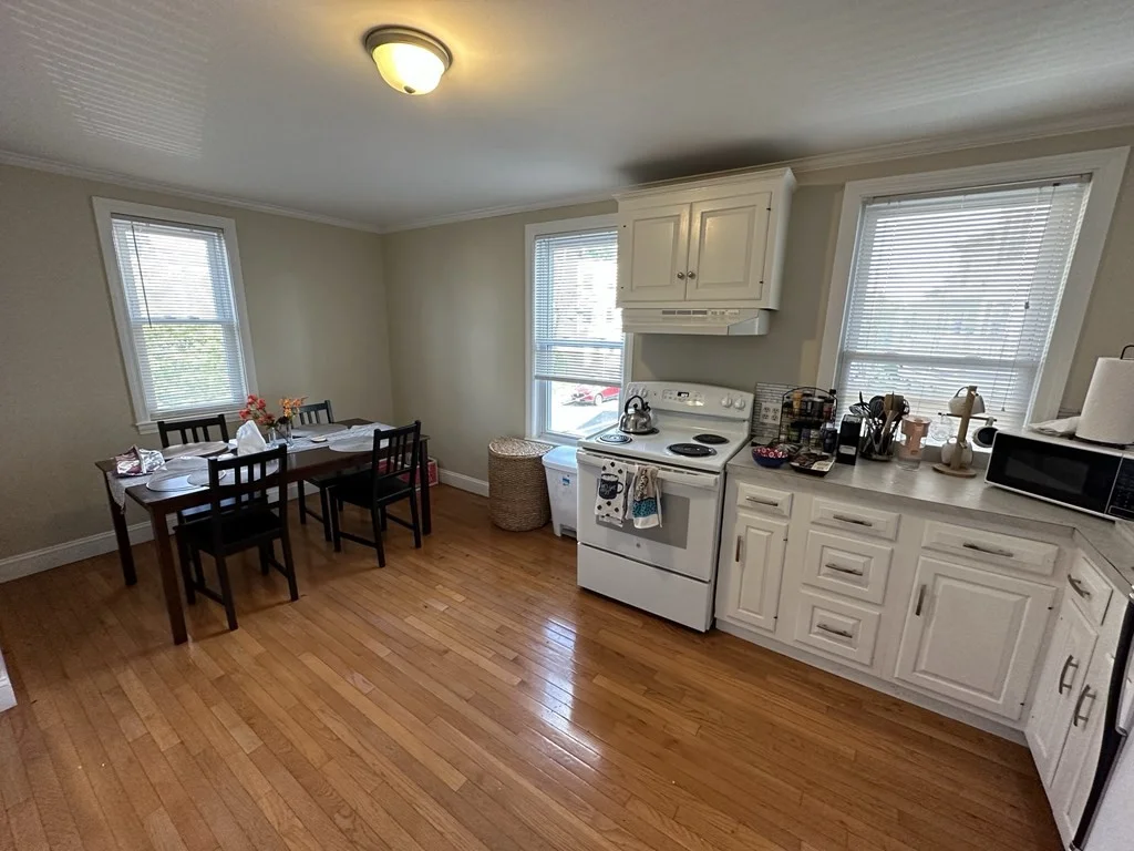 3 bed, 1 bath apartment for rent at 438 Washington Unit 2, Brighton — photo 4 of 12