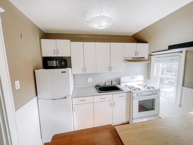 2 bed, 1 bath apartment for rent at 439 Ashmont St Unit 439, Dorchester — photo 10 of 17