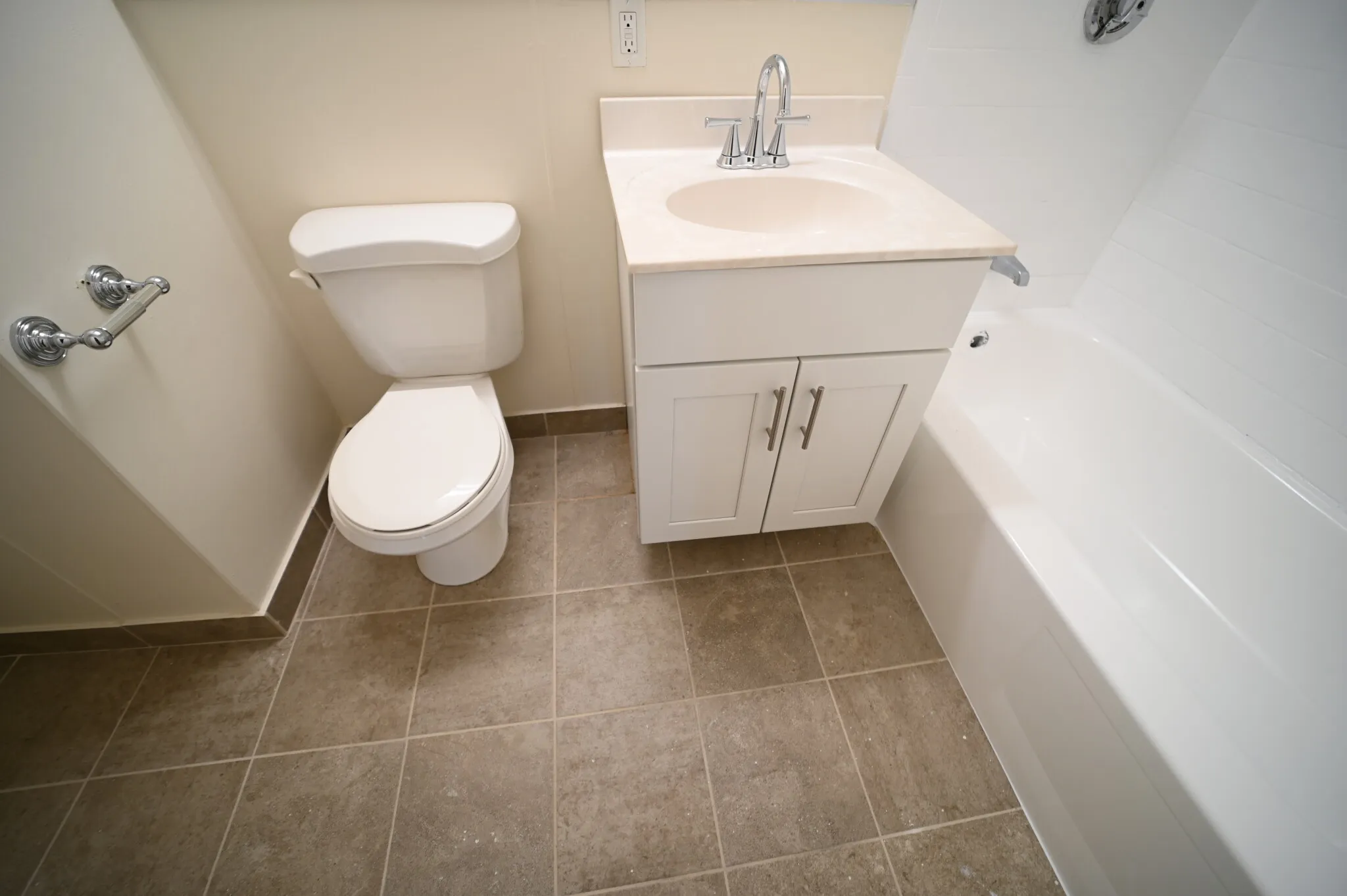 2 bed, 1 bath apartment for rent at 439 Cambridge St Unit 22, Allston — photo 4 of 6