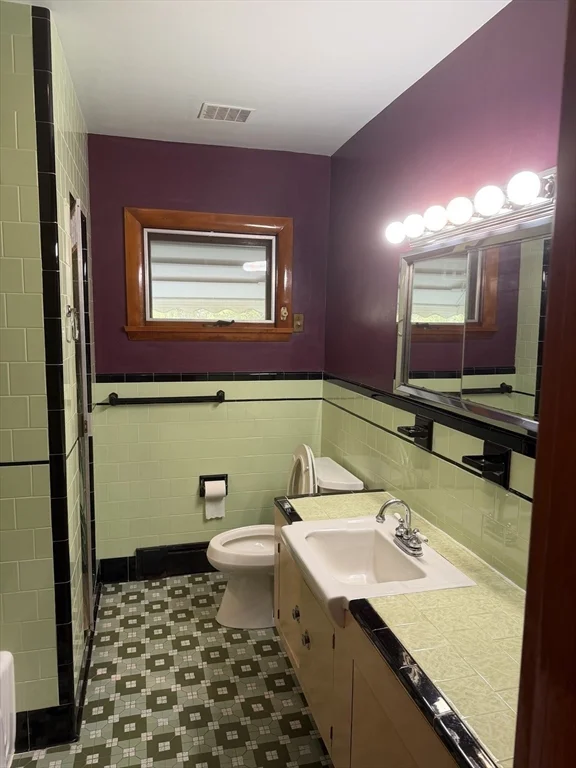 2 bed, 1 bath apartment for rent at 439 Lowell St, Andover — photo 9 of 18