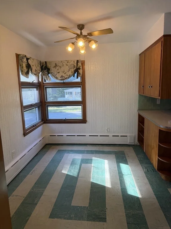 2 bed, 1 bath apartment for rent at 439 Lowell St, Andover — photo 4 of 18