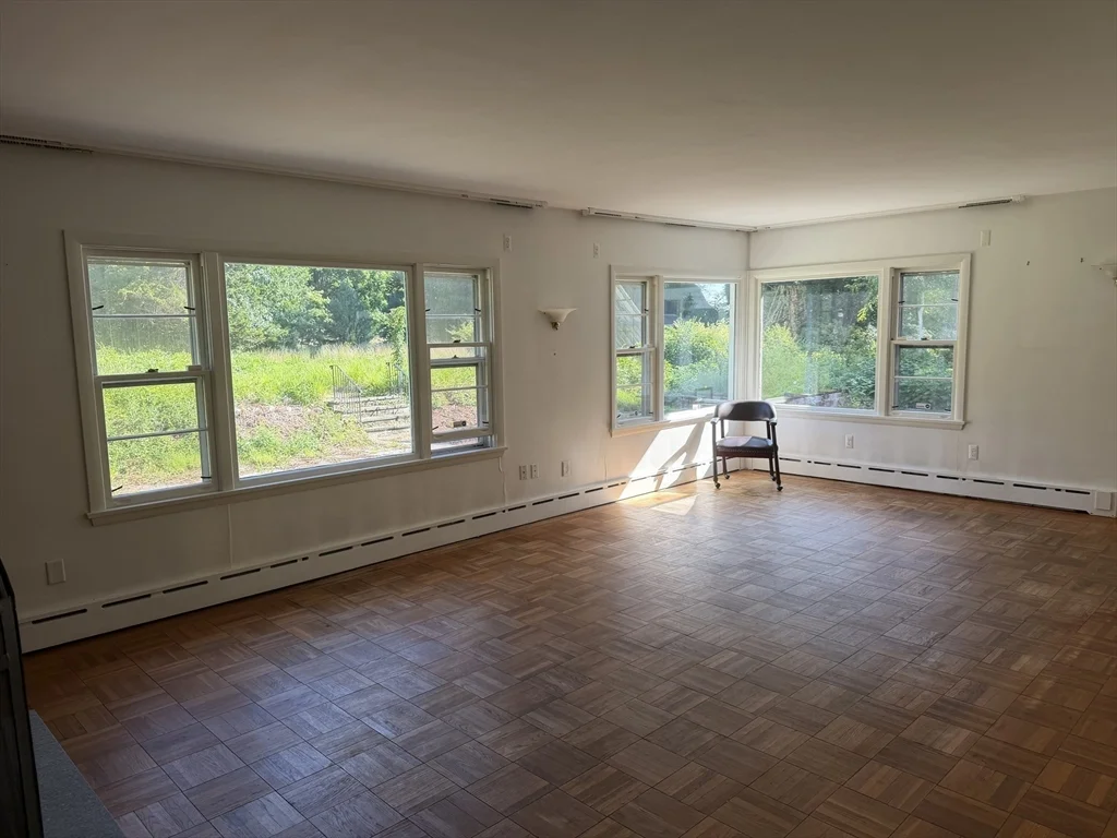 2 bed, 1 bath apartment for rent at 439 Lowell St, Andover — photo 8 of 18