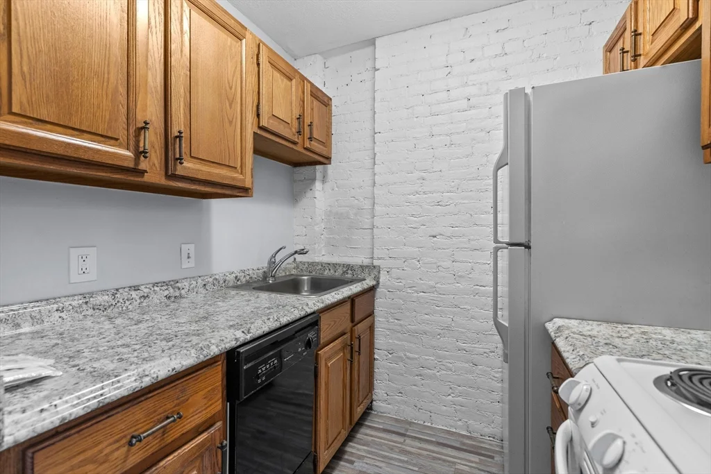 Studio bed, 1 bath apartment for rent at 439 Marlborough Unit 32, Back Bay — photo 7 of 13