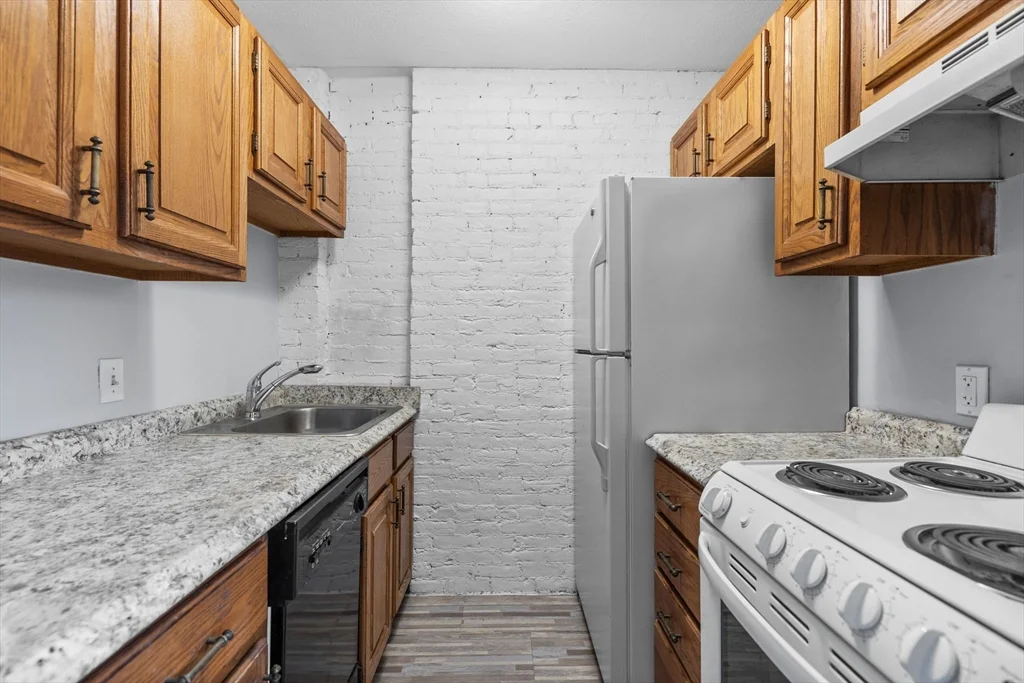 Studio bed, 1 bath apartment for rent at 439 Marlborough Unit 32, Back Bay — photo 6 of 13