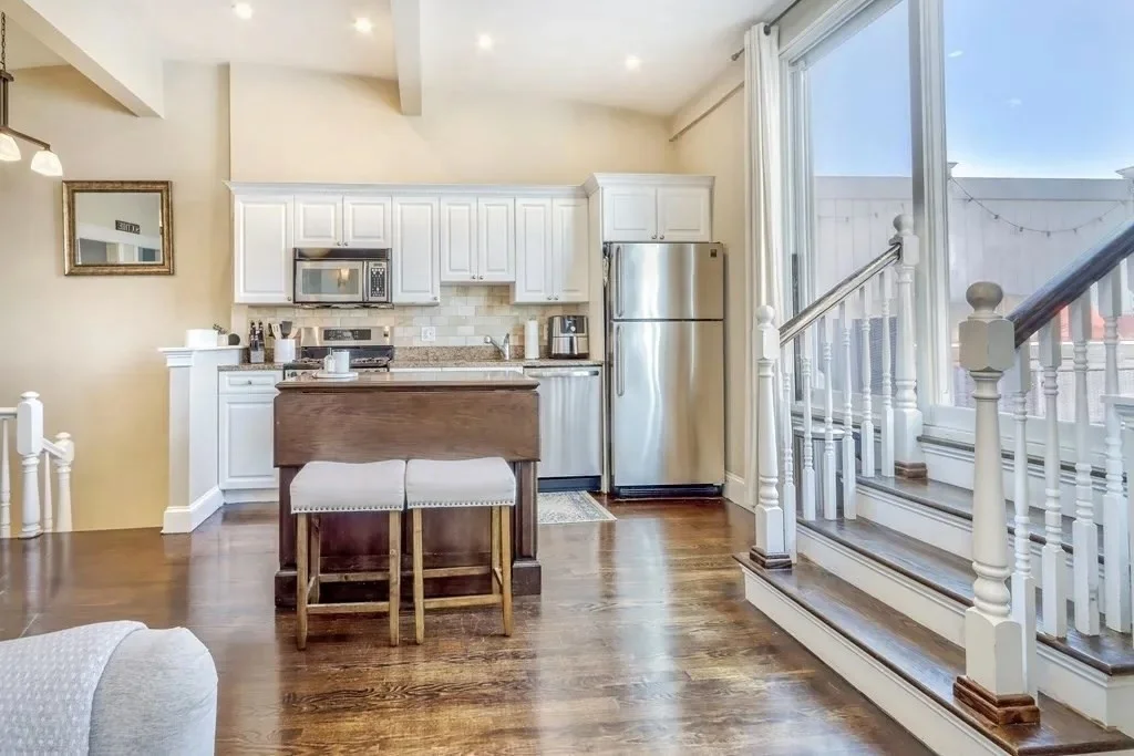 2 bed, 1 bath apartment for rent at 439 West Fourth St Unit 3, South Boston — photo 5 of 20