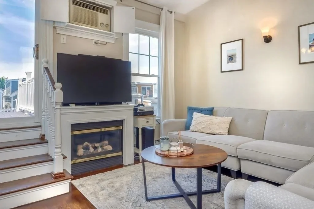 2 bed, 1 bath apartment for rent at 439 West Fourth St Unit 3, South Boston — photo 9 of 20