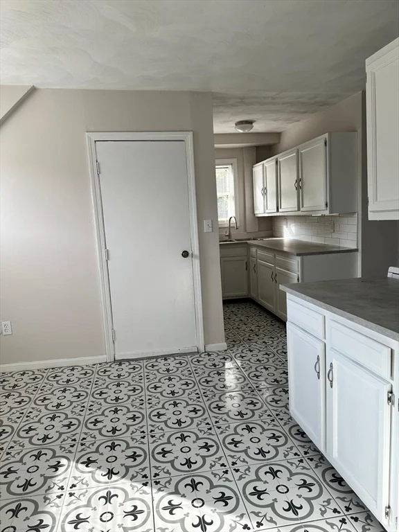 3 bed, 1 bath apartment for rent at 44-46 Benefit St Unit 3, Attleboro — photo 7 of 12