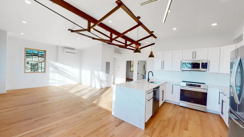 2 bed, 1 bath apartment for rent at 44-46 High St Unit 3, Auburndale — photo 2 of 16