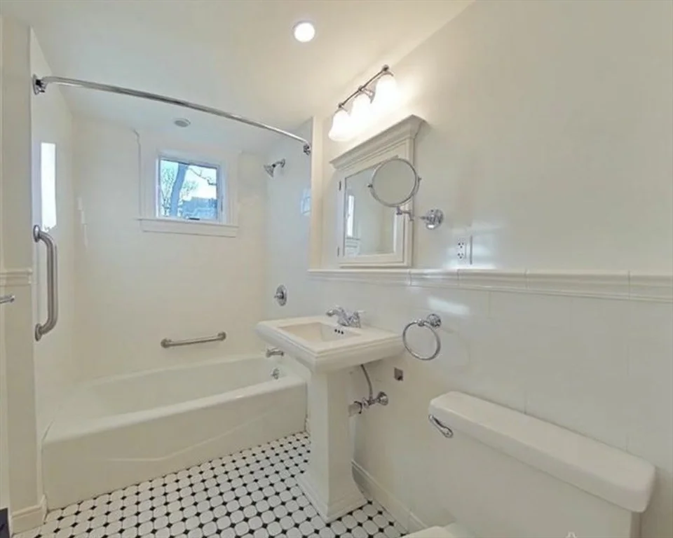 3 bed, 1 bath apartment for rent at 44 Madison Ave Unit 46, Newtonville — photo 9 of 12