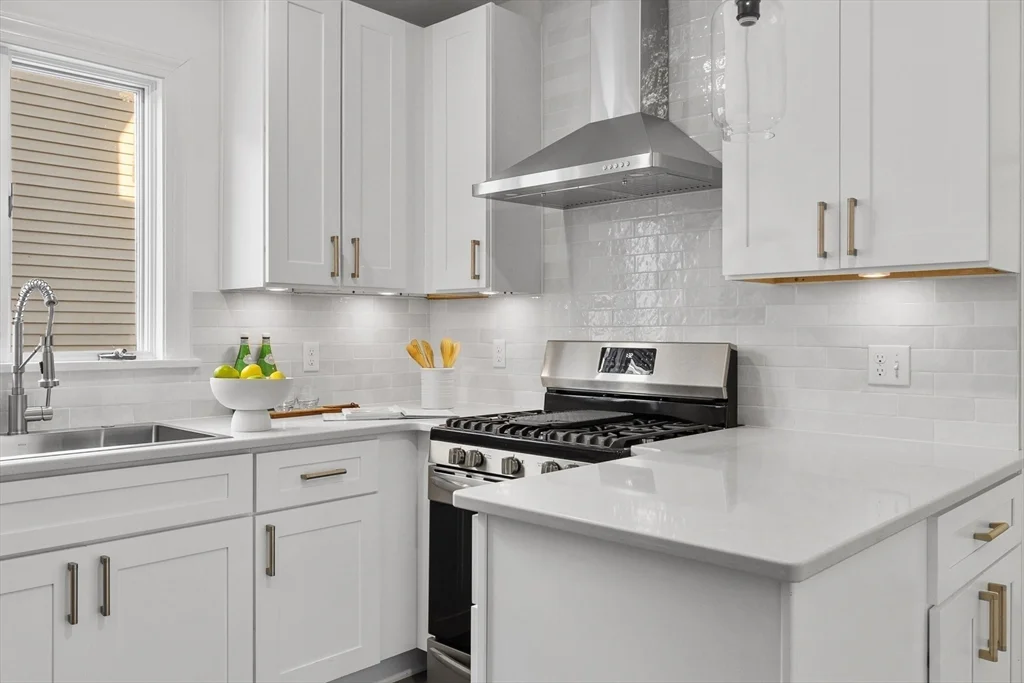 2 bed, 1 bath apartment for rent at 44-46 Pinkham Rd Unit 1, Tufts University — photo 8 of 19