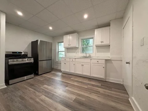 3 bed, 1 bath apartment for rent at 44 Auburn St Unit 2, Brockton — photo 2 of 10