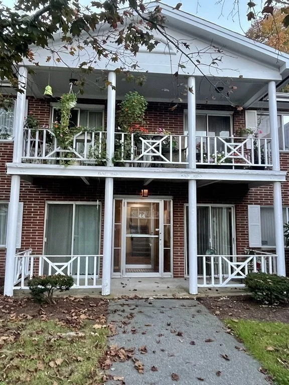 2 bed, 1 bath apartment for rent at 44 Bayberry Dr Unit 1, Sharon