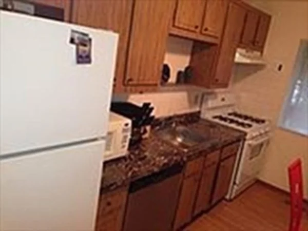 2 bed, 1 bath apartment for rent at 44 Bayberry Dr Unit 1, Sharon — photo 12 of 31