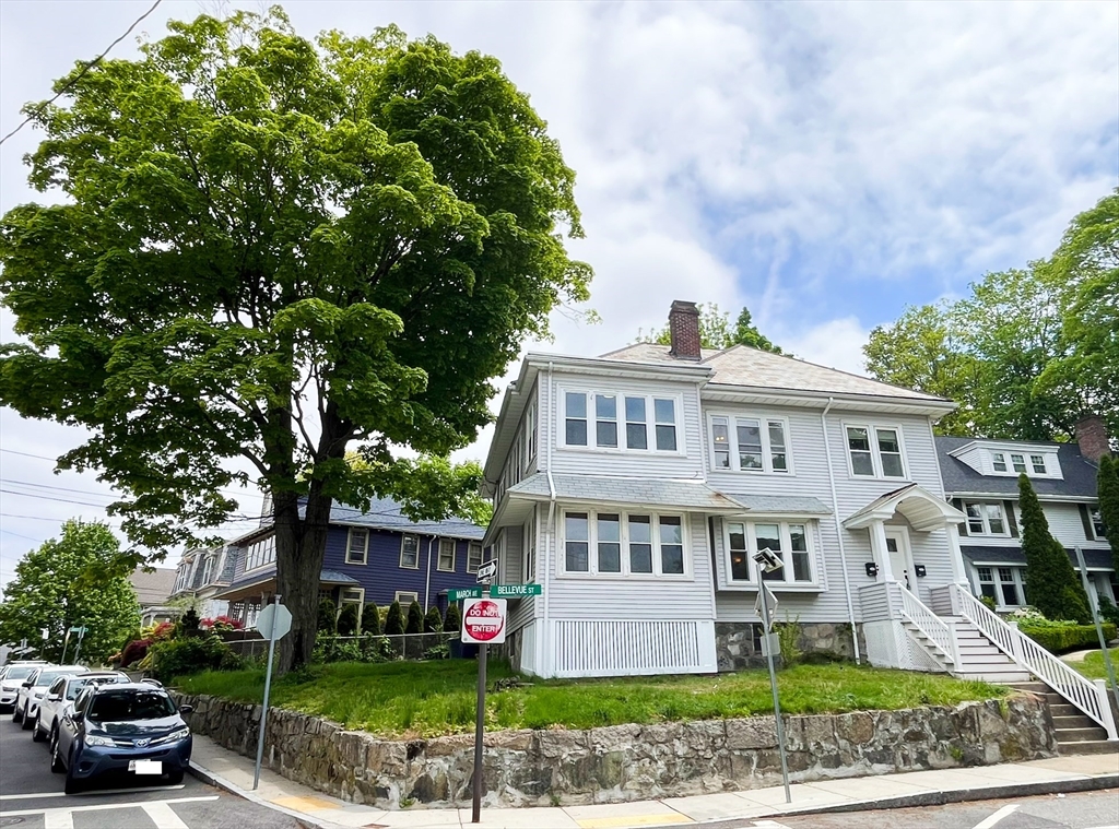 3 bed, 1 bath apartment for rent at 44 Bellevue St Unit 1, West Roxbury — photo 3 of 26